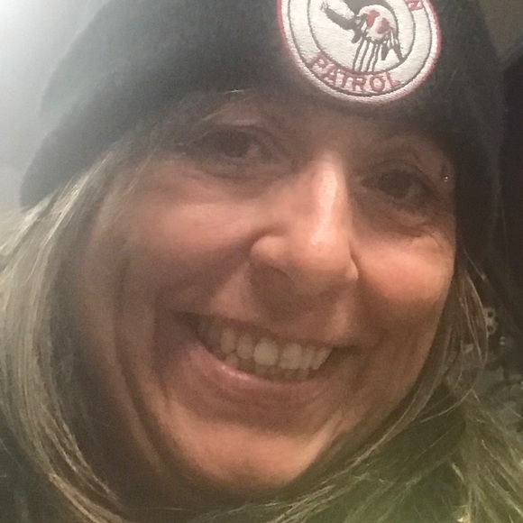 Meet your Posher, Debbie - Picture 2 of 2